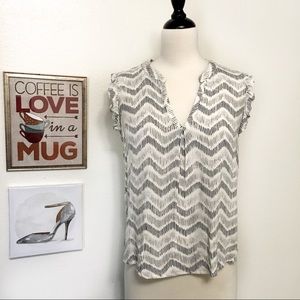 Universal Threads Black & White blouse